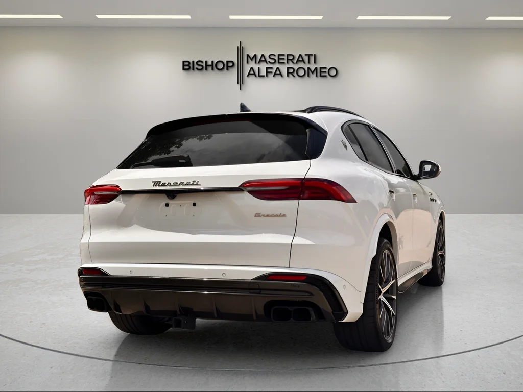 Used 2024 White Maserati Trofeo image 5