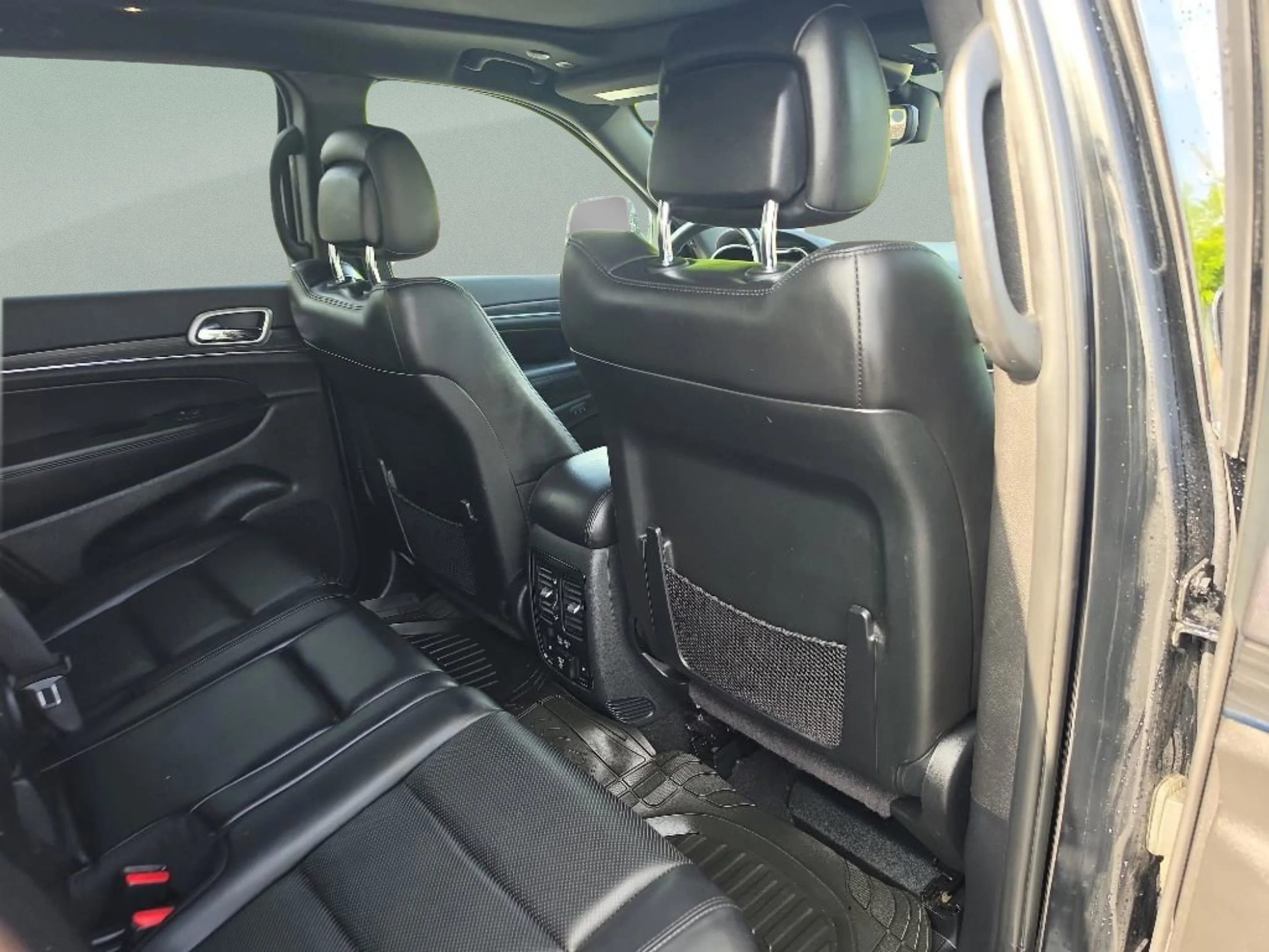 Used 2019 Black Jeep Limited 4x2 image 24