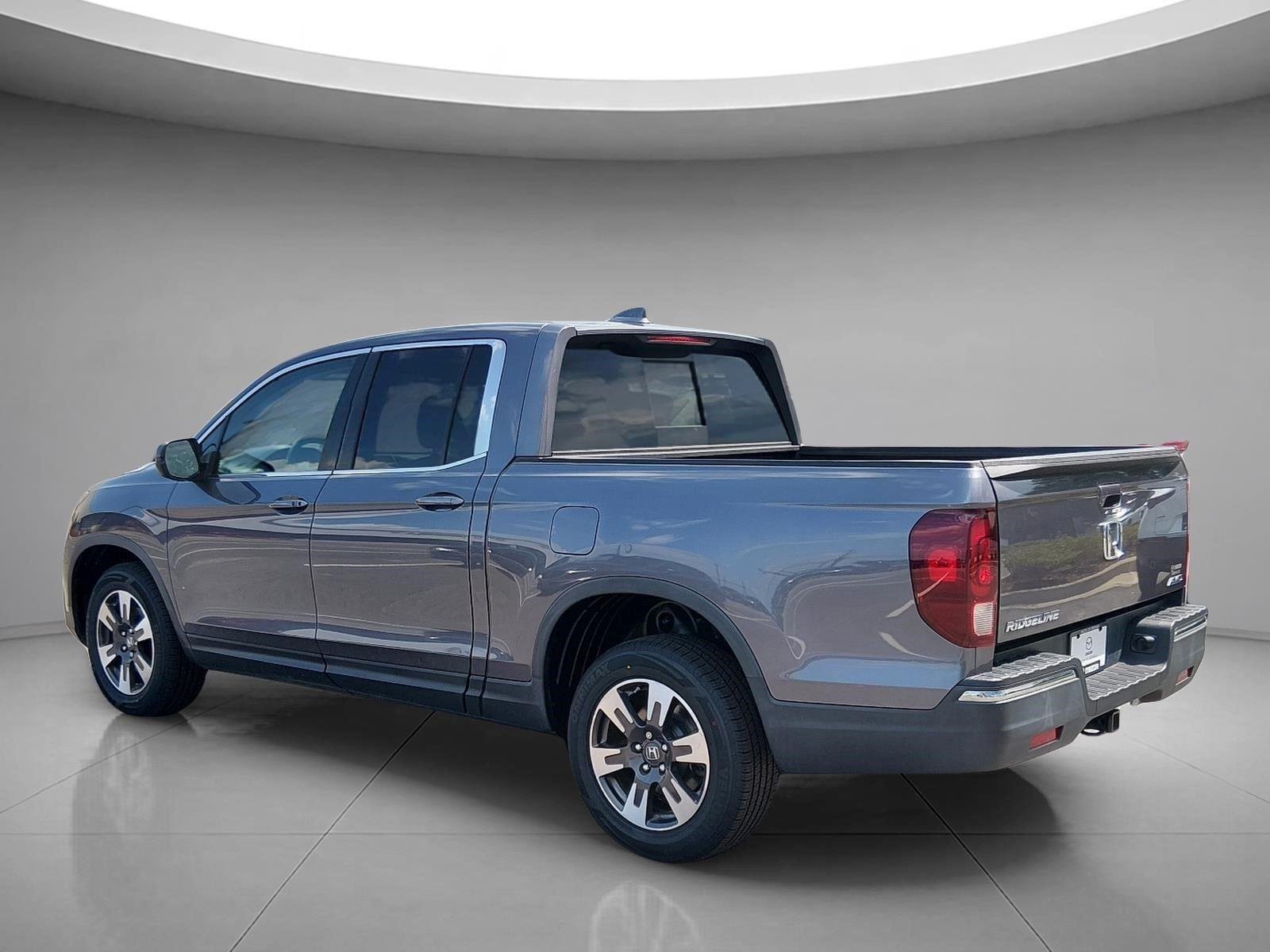 Used 2019 Modern Steel Metallic Honda RTL image 3