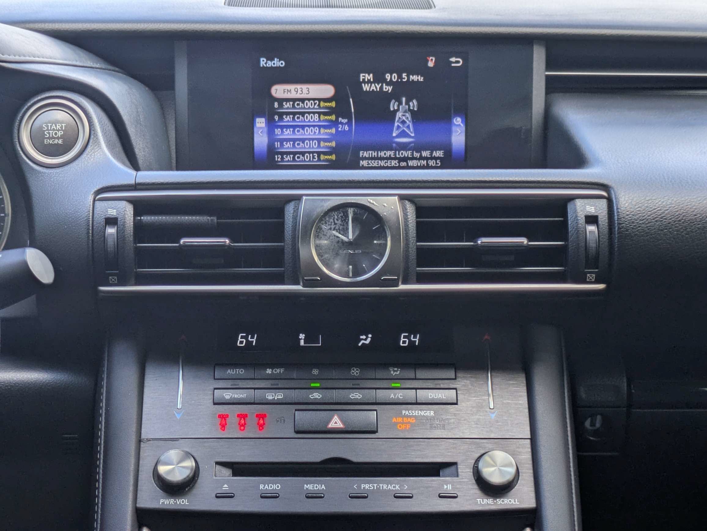 Used 2019  Lexus  image 18