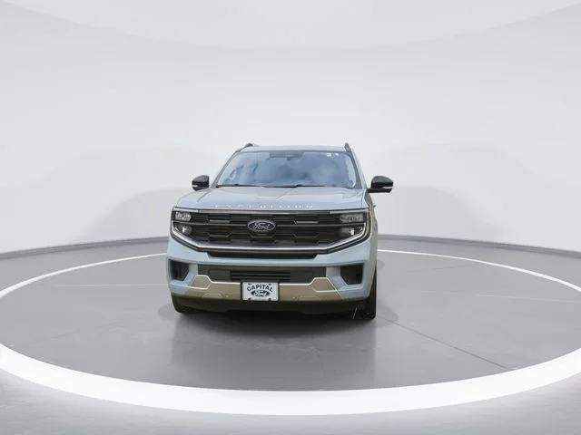 Used 2025 Gray Ford Platinum image 3