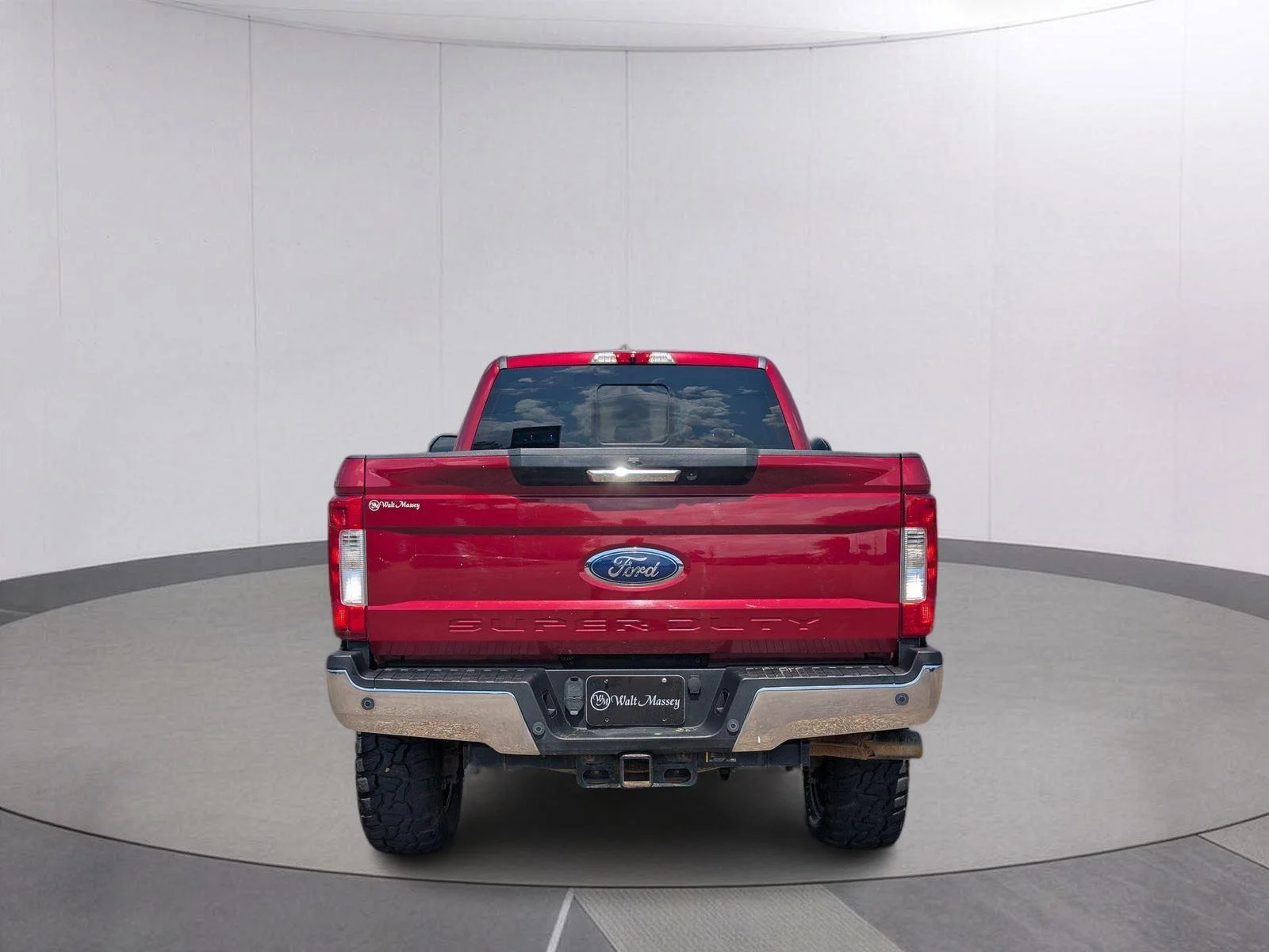 Used 2019 Ruby Red Metallic Tinted Clearcoat/Stone Gray Ford Lariat image 4