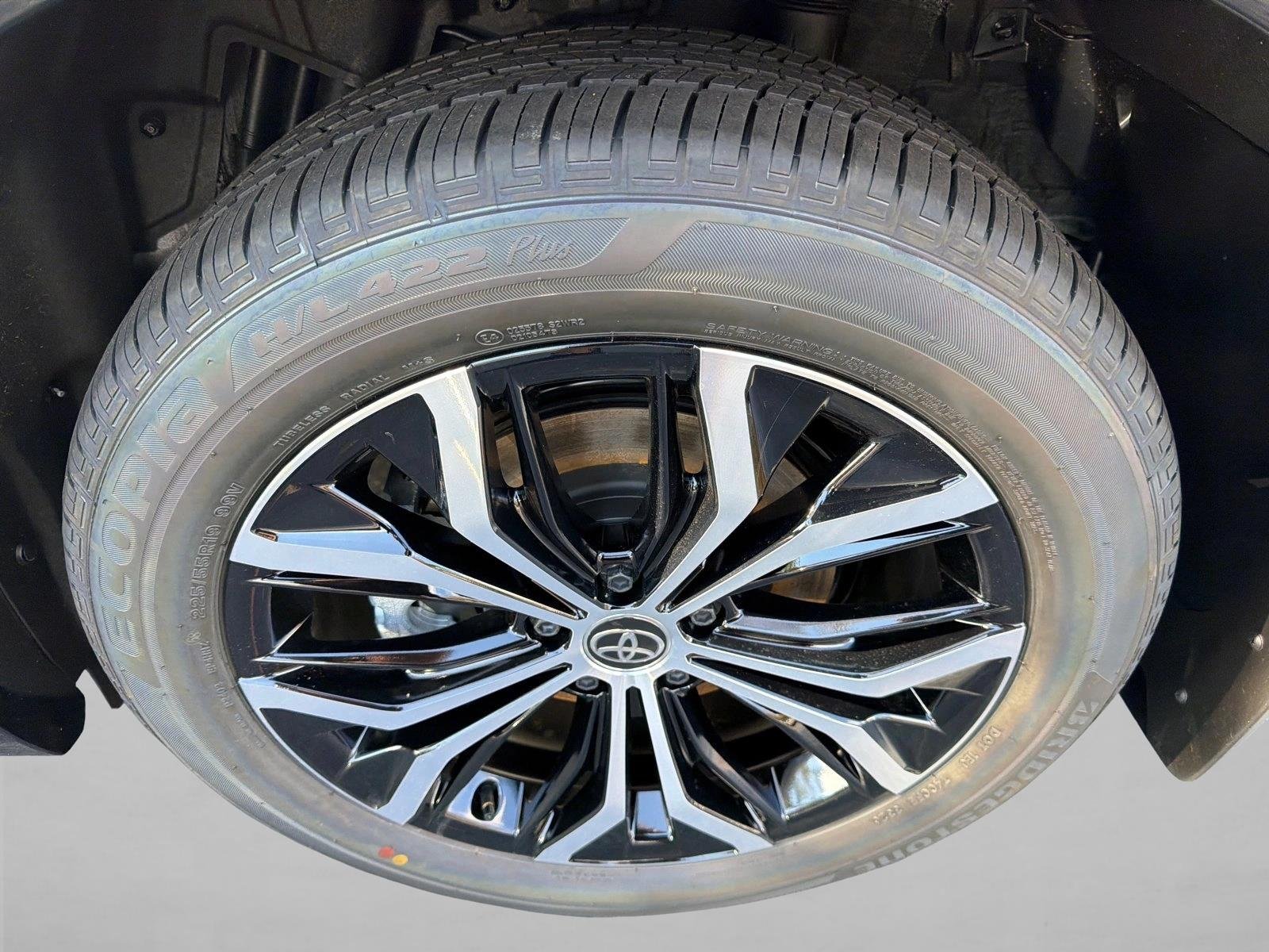 New 2026 Oxygen White Toyota XLE image 20