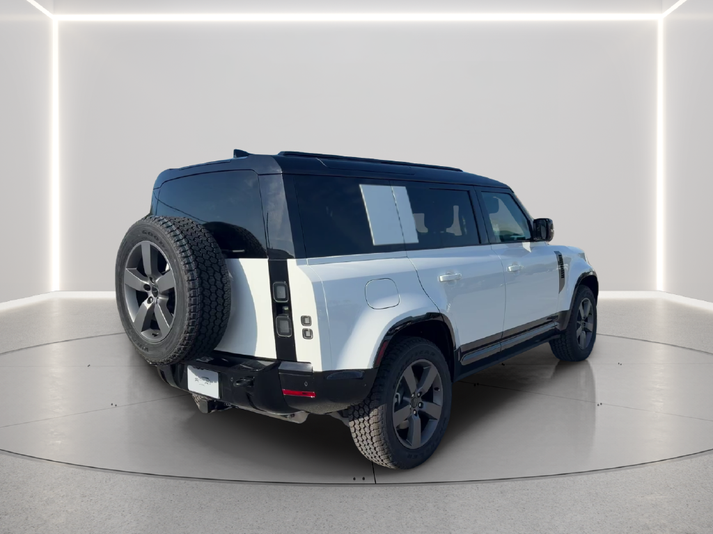 New 2026 Fuji White Land Rover X-Dynamic SE image 5