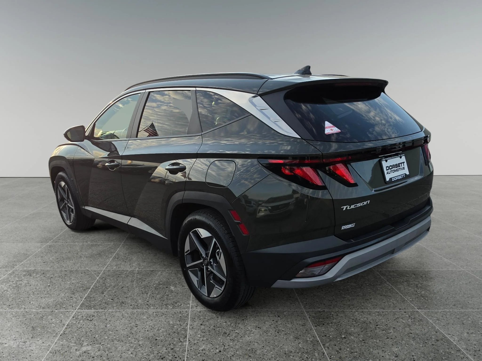 Used 2025 Rockwood Green Hyundai SEL image 4