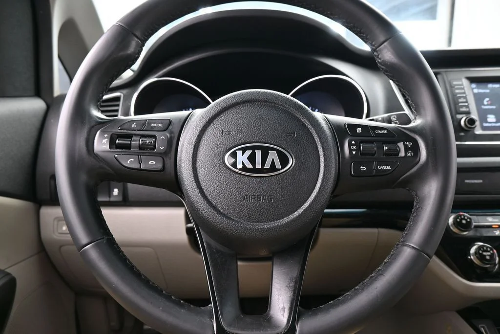 Used 2021 Silky Silver Kia EX image 26