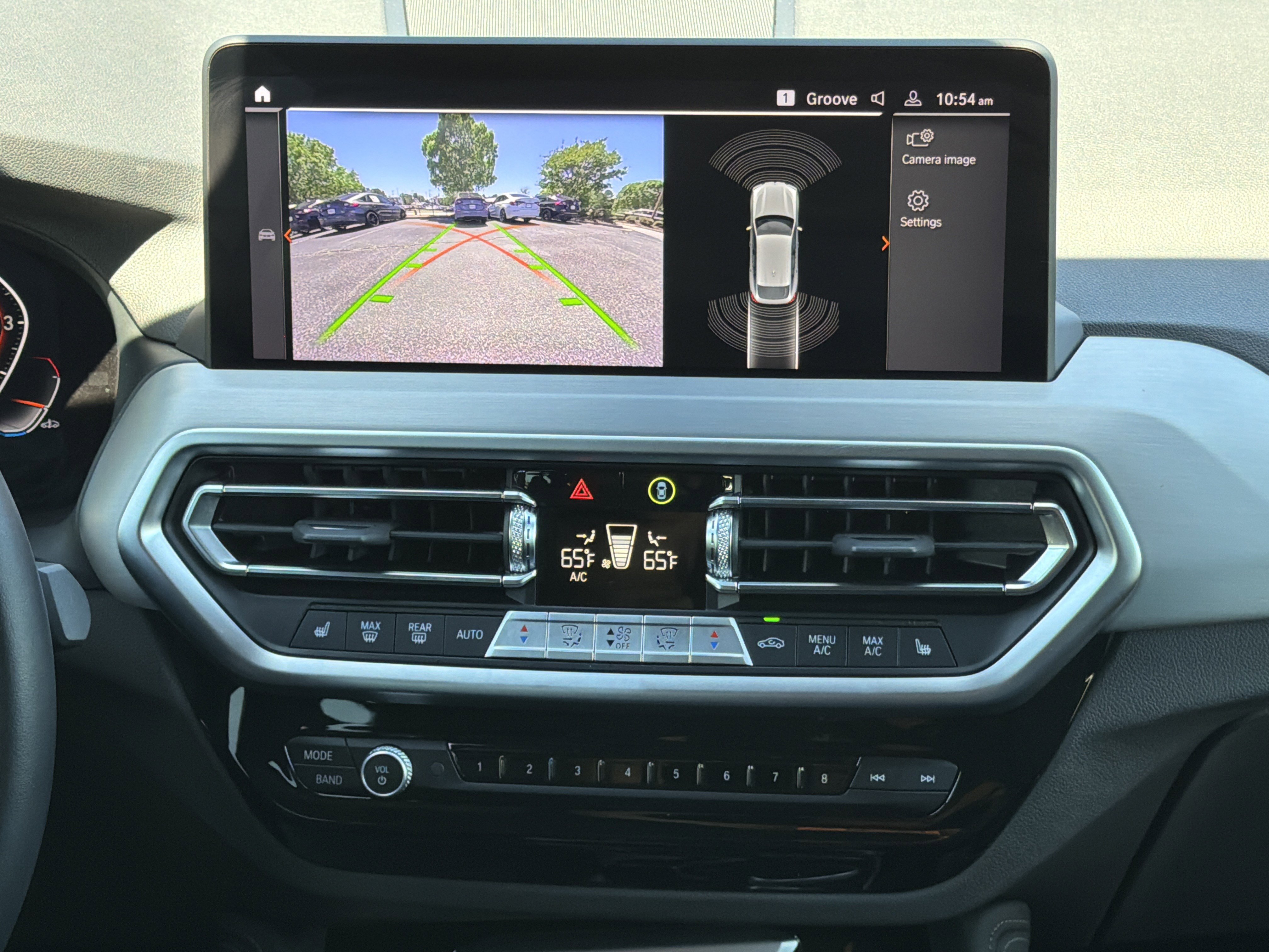 Used 2025 Mineral White Metallic BMW xDrive30i image 4