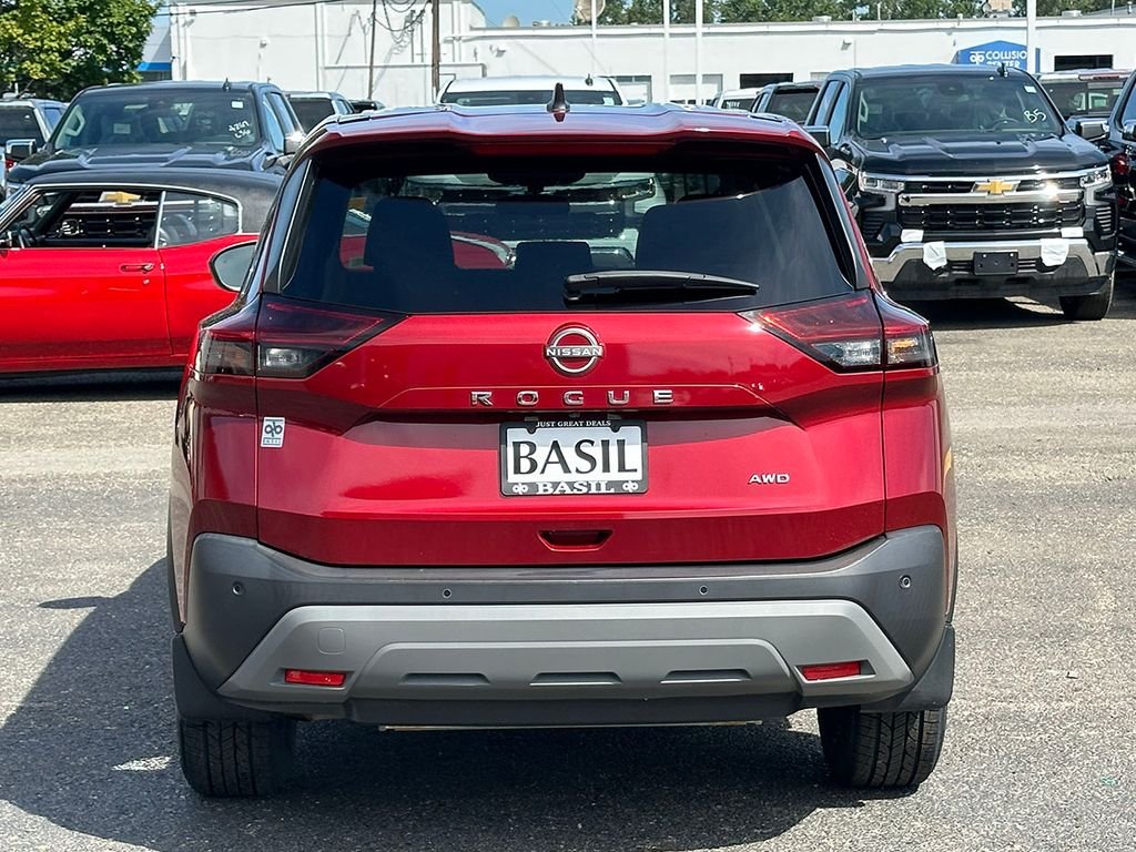 Used 2023 Red Nissan S image 14