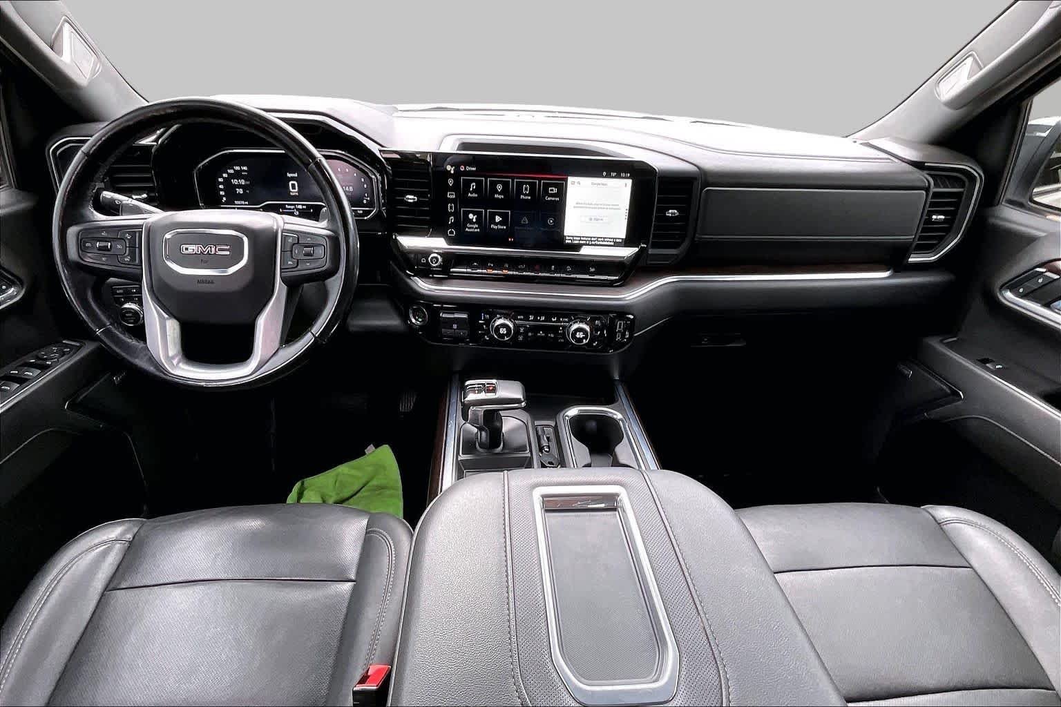 Used 2022 White Frost Tricoat GMC SLT image 15
