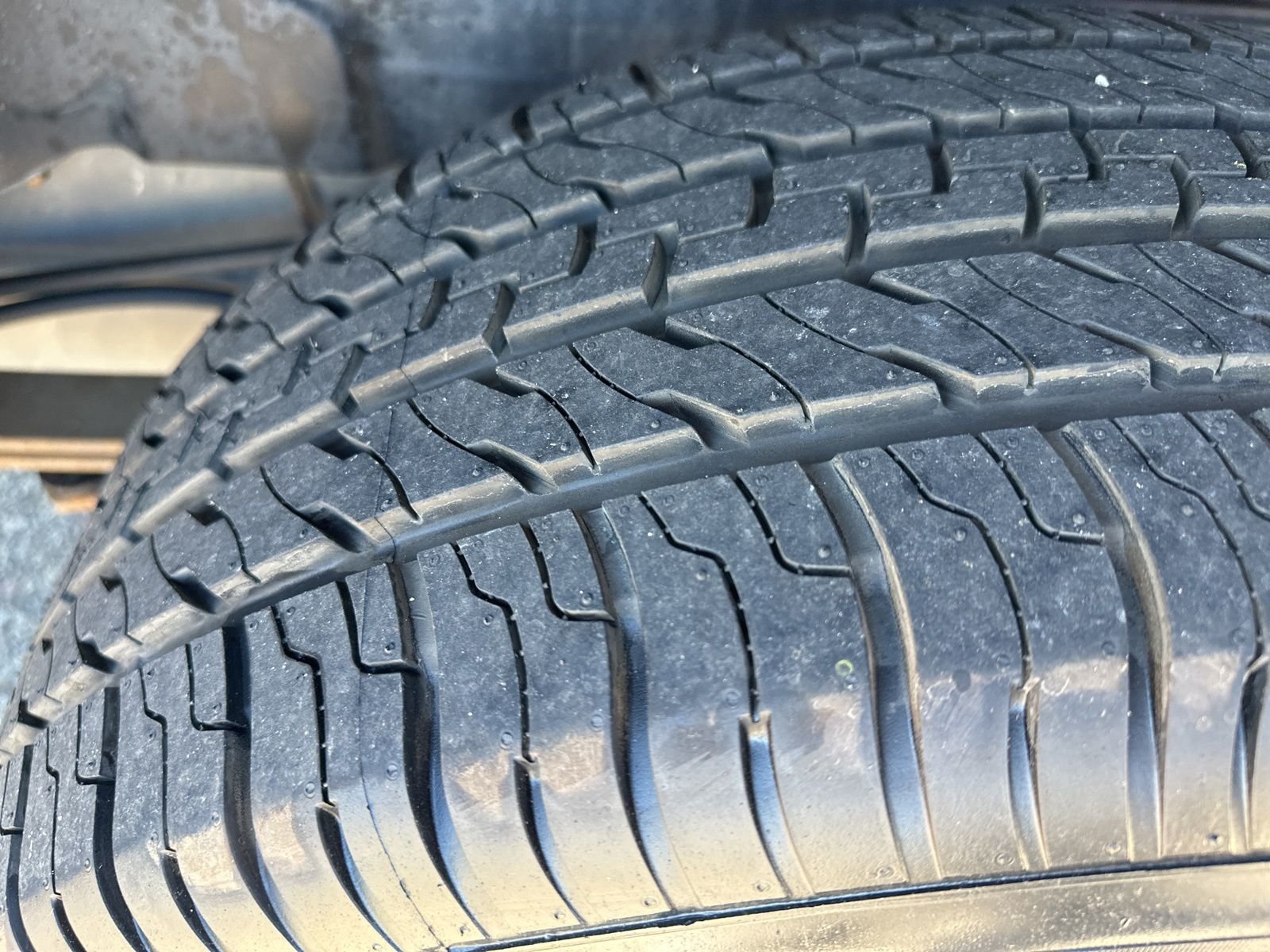 Used 2010 Black GMC SLT image 8