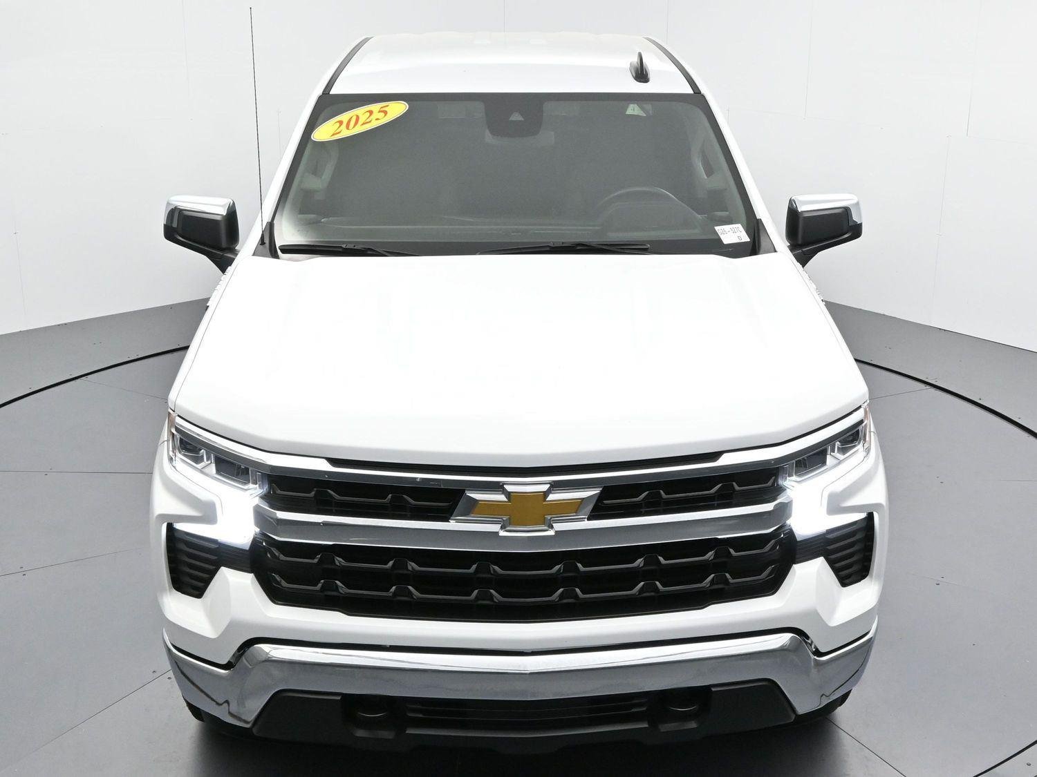 Used 2025 Summit White Chevrolet LT image 38