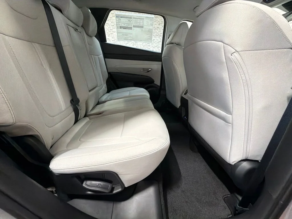 New 2026 Shimmering Silver Hyundai SEL image 13
