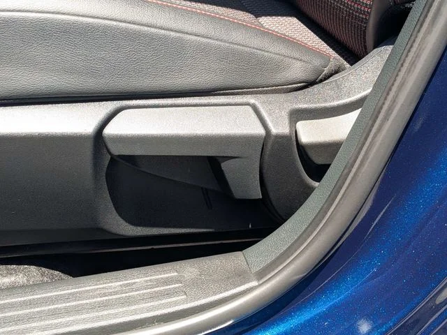 2025 Nissan Kicks SR - Photo 16