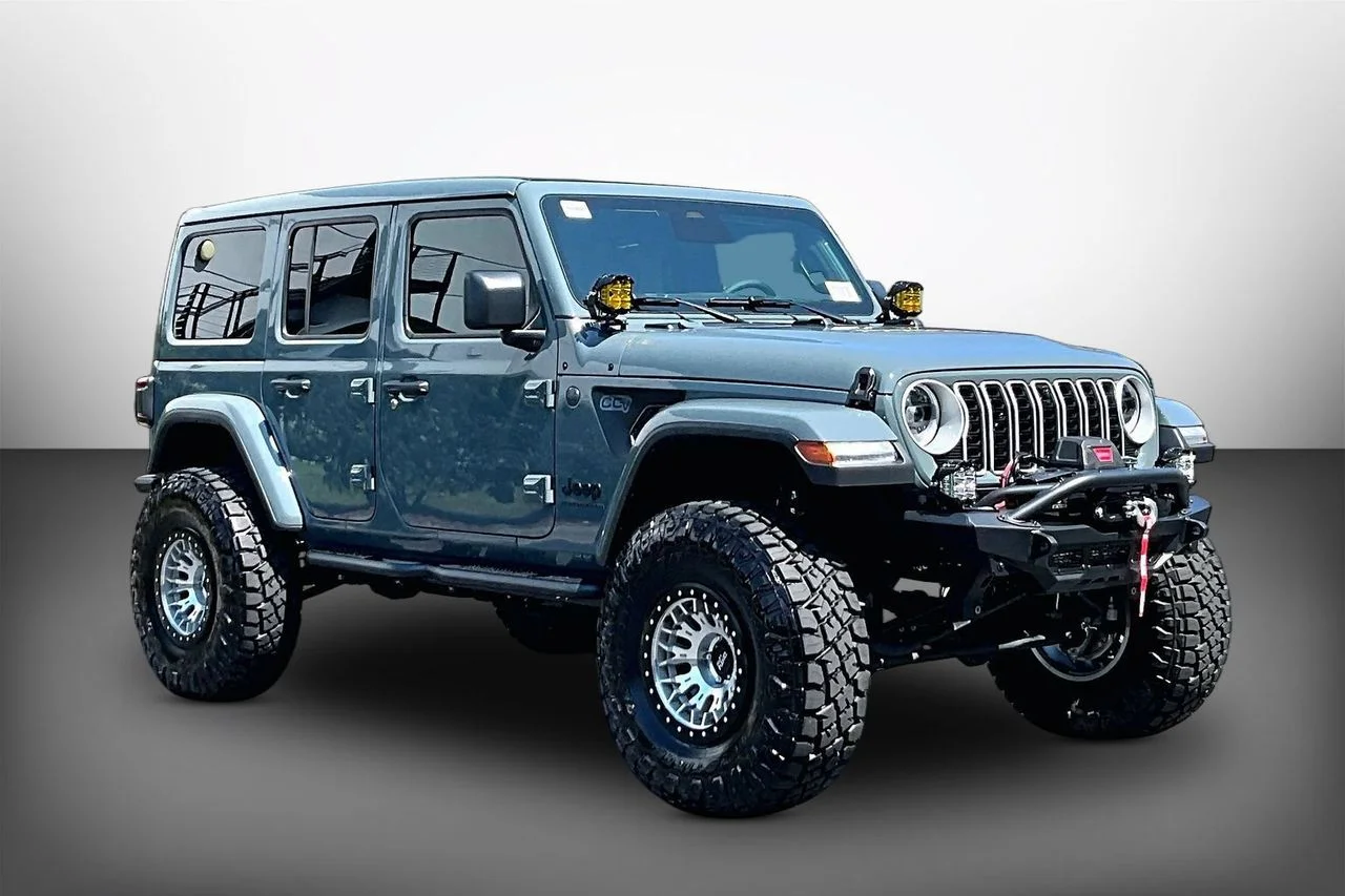 New 2026 Anvil Clear-Coat Exterior Paint Jeep Sahara image 2