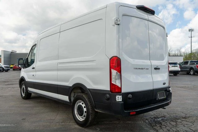 Used 2024  Ford Base image 8