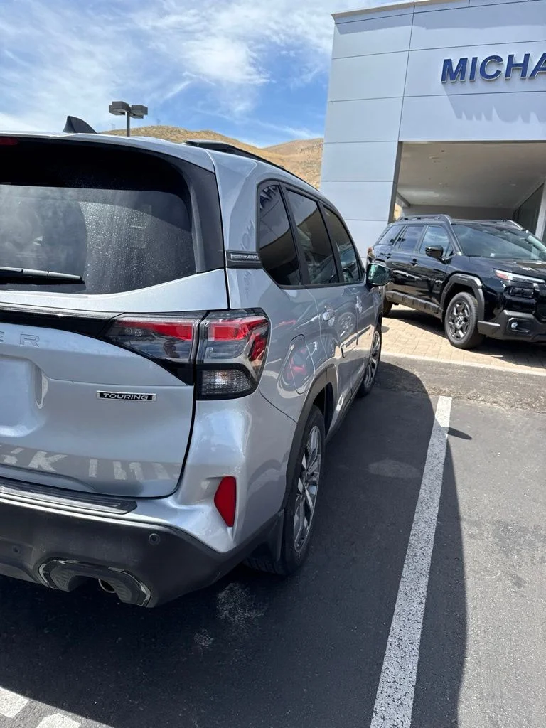 Used 2025 Ice Silver Metallic Subaru Touring image 3