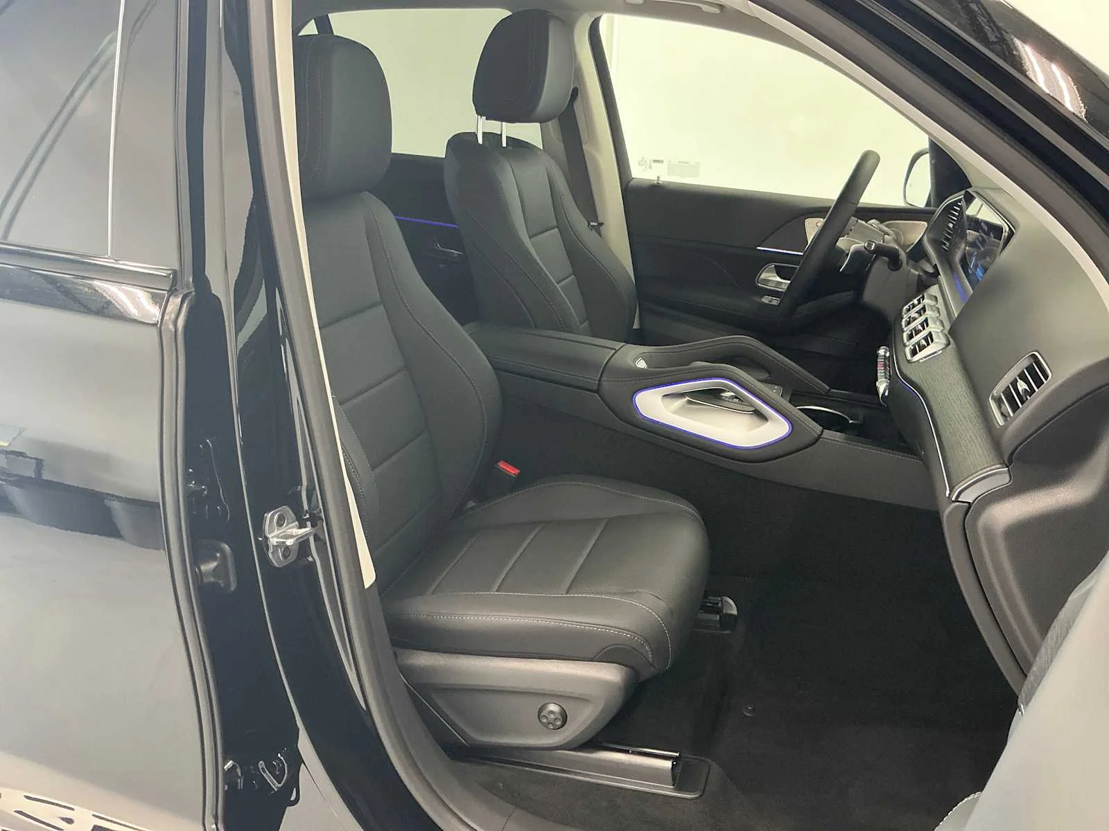 New 2026 Black Mercedes-Benz GLE 450 image 16