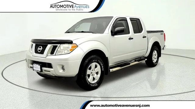2013 Nissan Frontier 4WD Crew Cab SWB Automatic SV w/ Value Truck Pkg