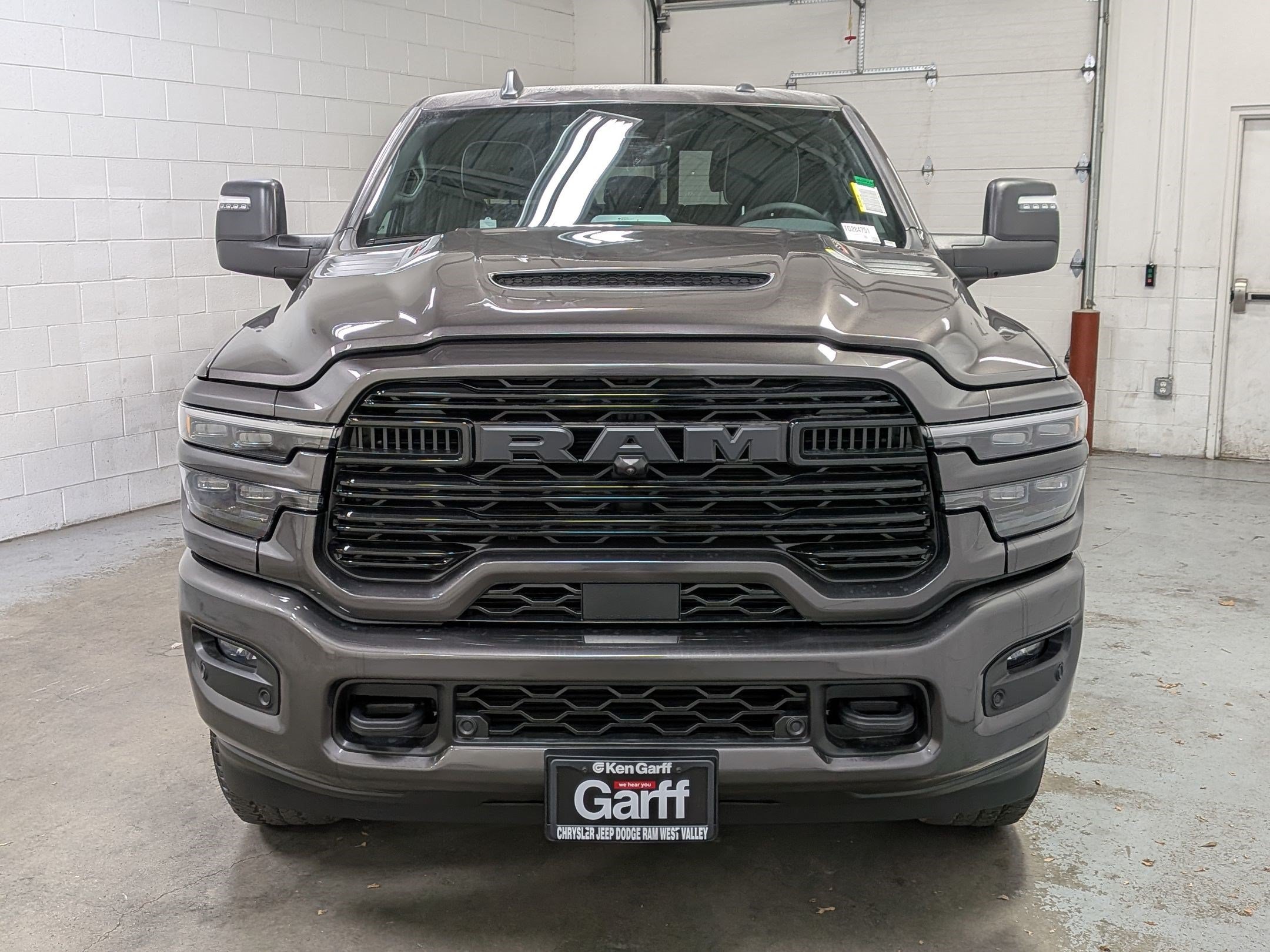 New 2026 Granite Crystal Metallic Clear-Coat Exterior Paint RAM Laramie image 8