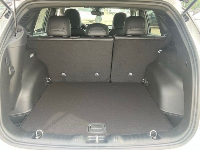 New 2026 Bright White Clear-Coat Exterior Paint Jeep Limited Altitude image 23