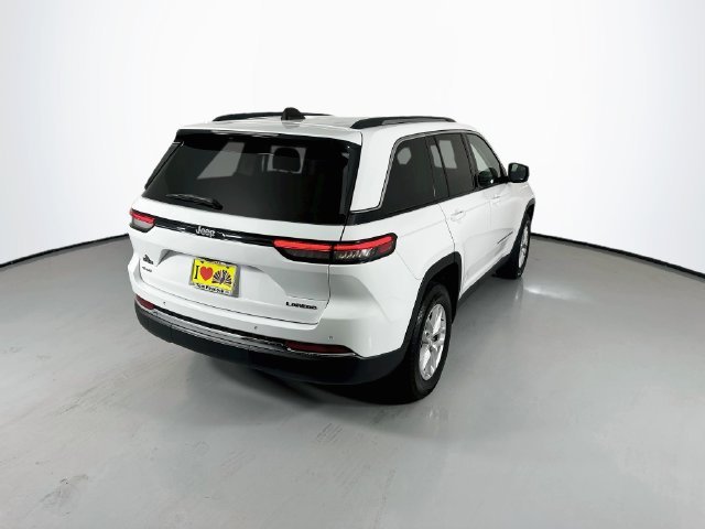 Used 2023 White Jeep Laredo X image 9