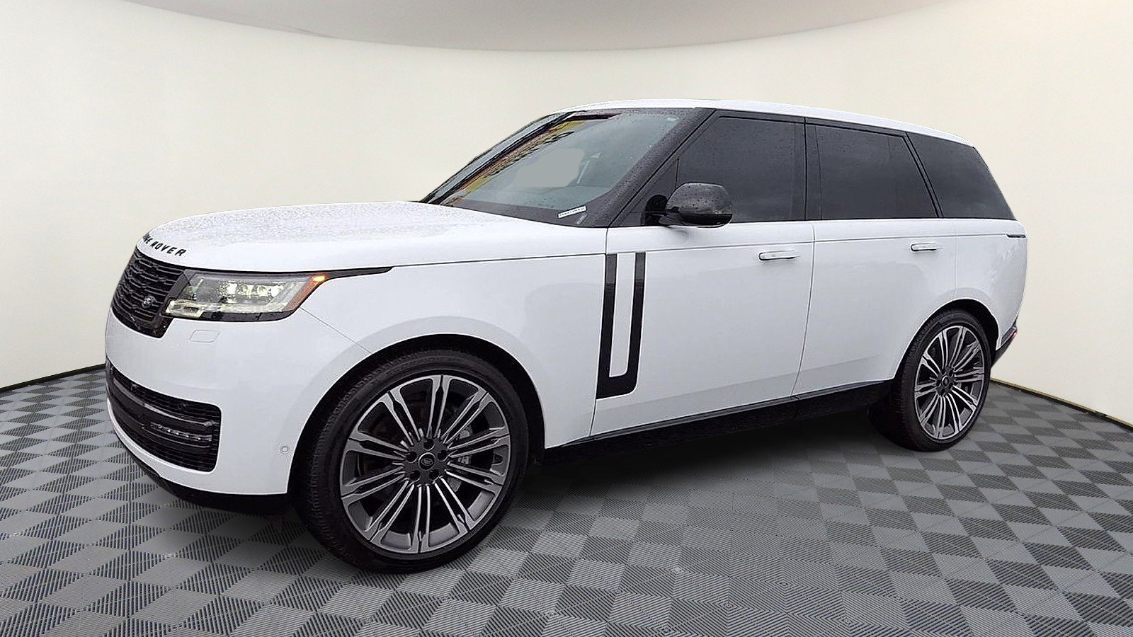 Certified Used 2025 Fuji White - 1AA Land Rover P400 SE image 4