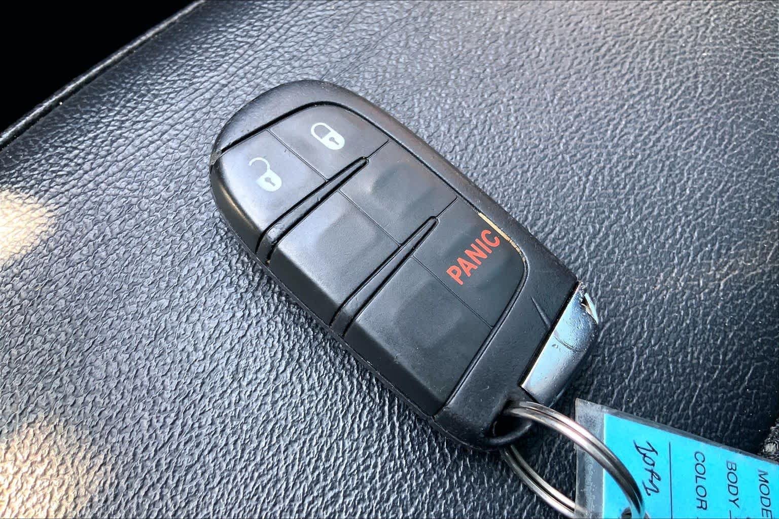 Used 2019 White Clearcoat Jeep Trailhawk image 15
