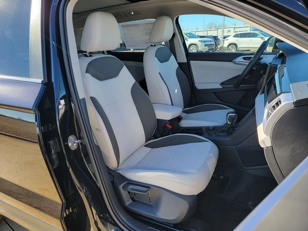 2026 Volkswagen Taos SE - Photo 12