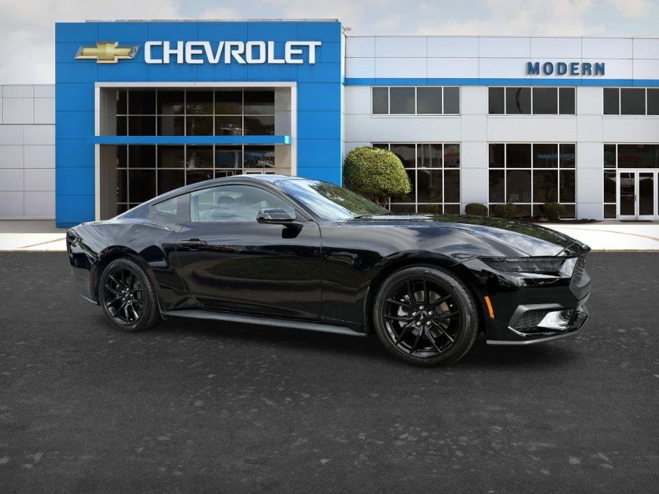 Used 2025 Shadow Black Ford EcoBoost Premium image 6