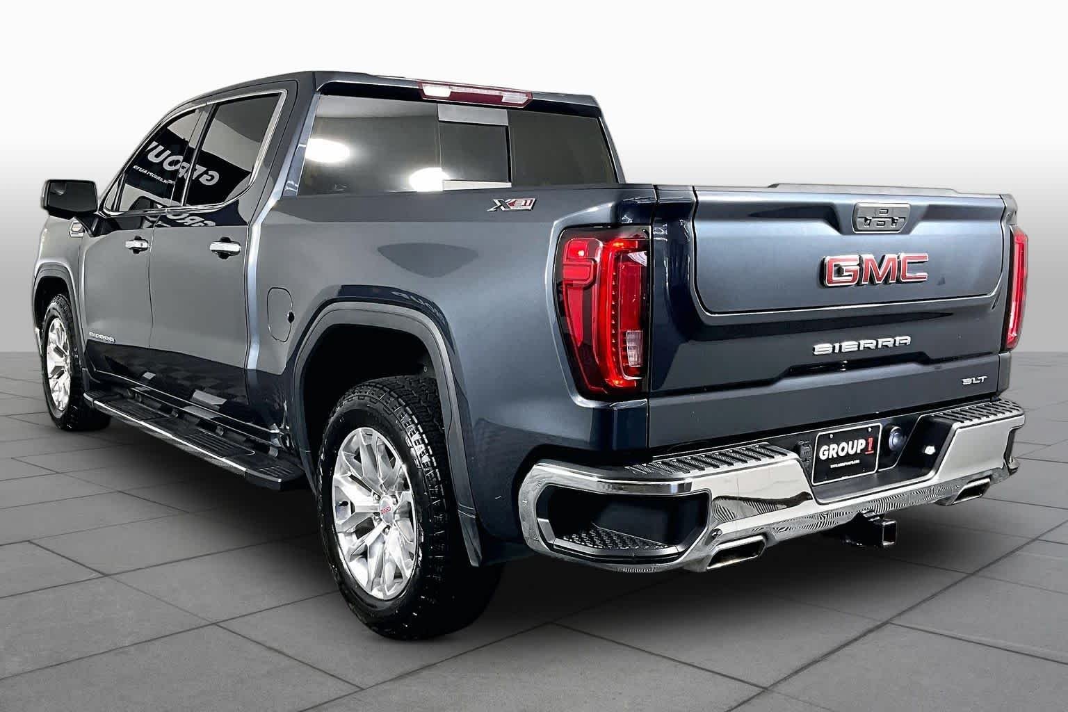 Used 2022 Dark Sky Metallic GMC SLT image 11