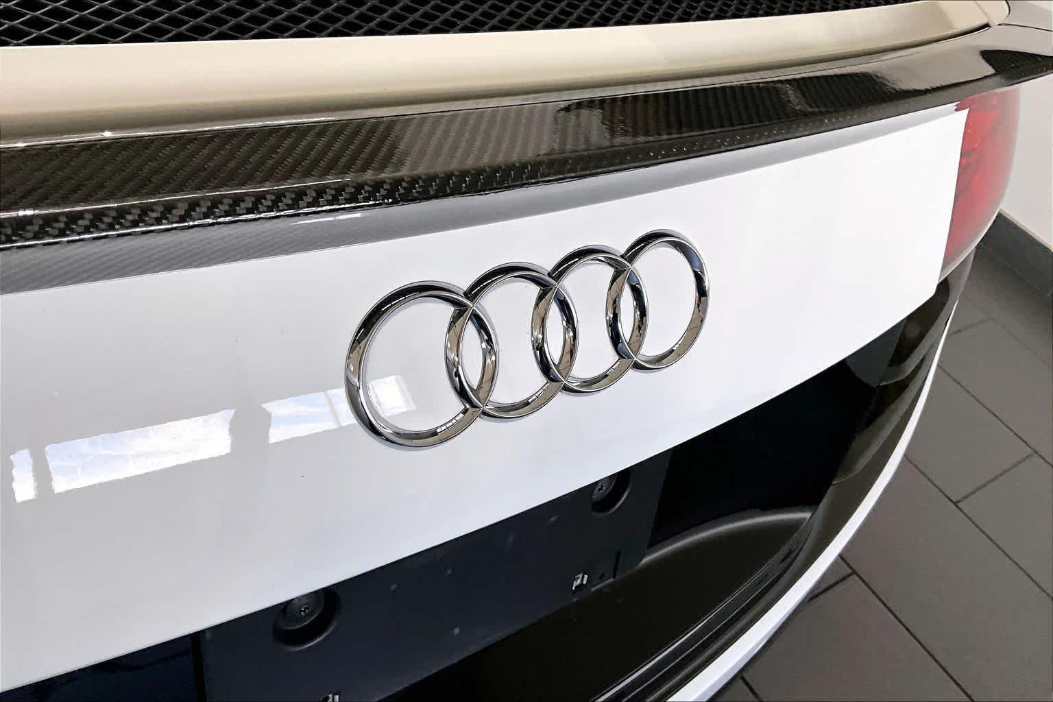 Used 2010 Ibis White With Ice Silver Sideblades Audi 5.2L image 24