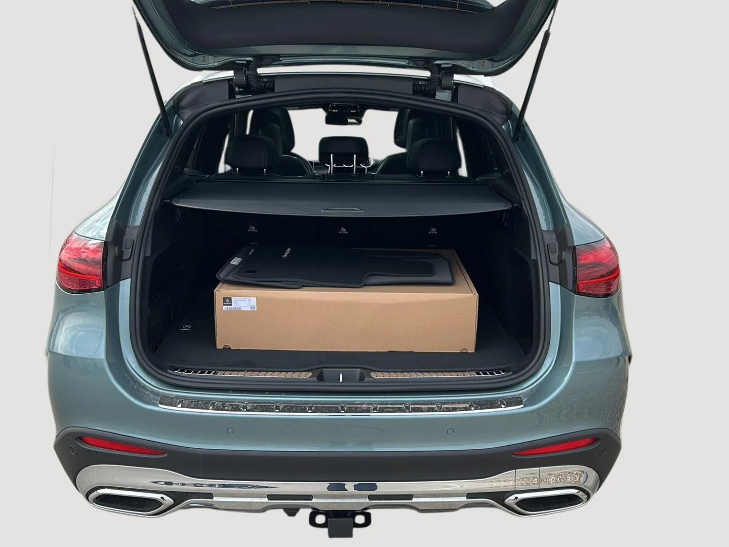 New 2026 Verde Silver Metallic Mercedes-Benz GLC 300 image 28