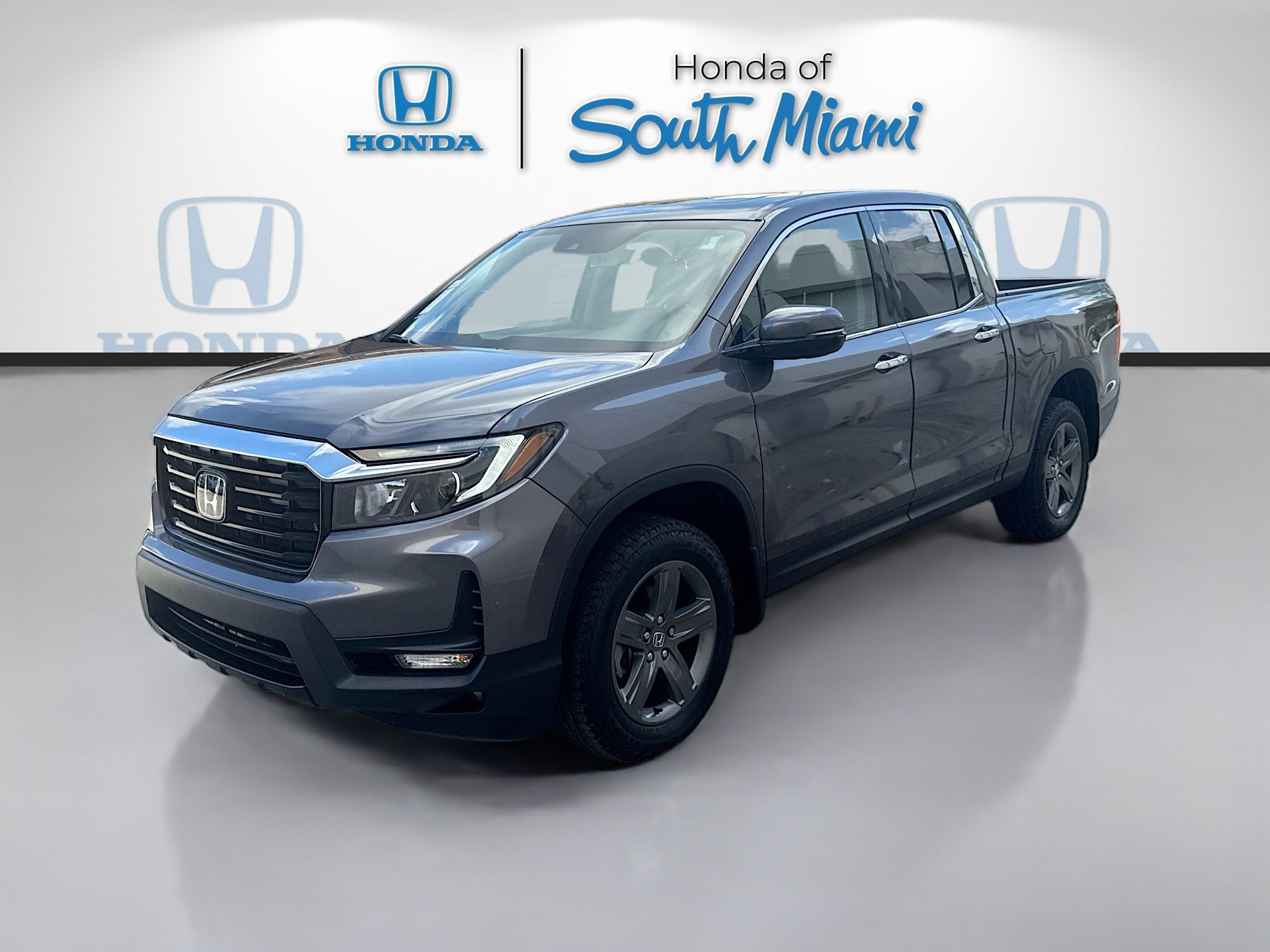 Certified Used 2023 Sonic Gray Pearl Honda RTL-E image 3