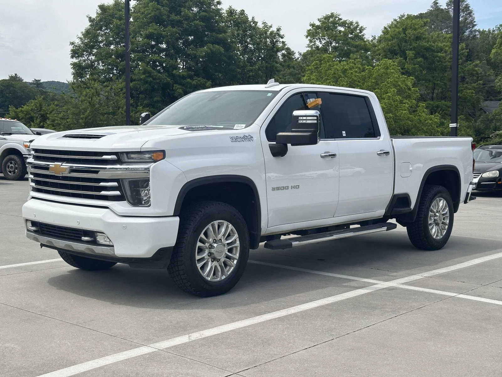 Used 2020 Summit White Chevrolet High Country image 3