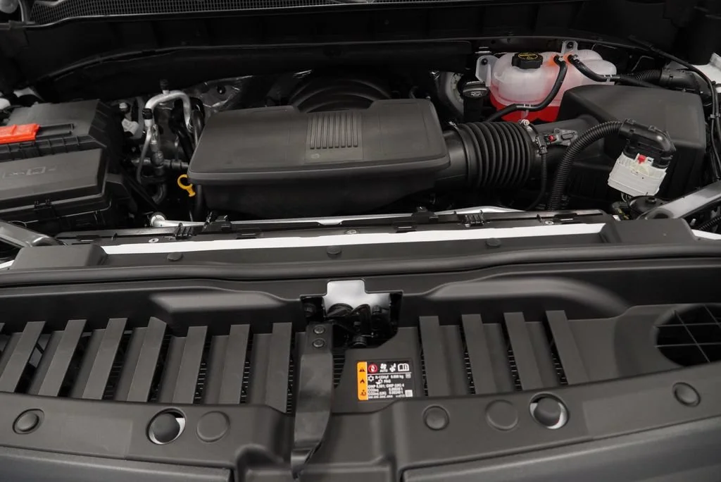 New 2026 Summit White Chevrolet LT image 40