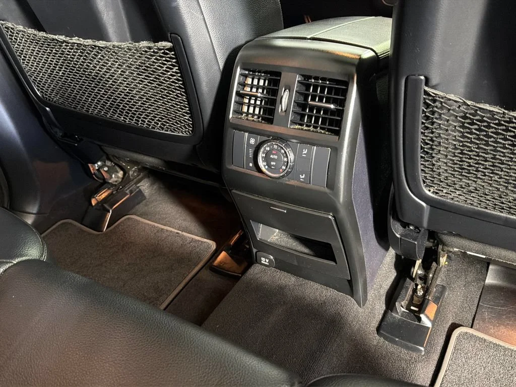Used 2019 Red Mercedes-Benz 4MATIC® image 36