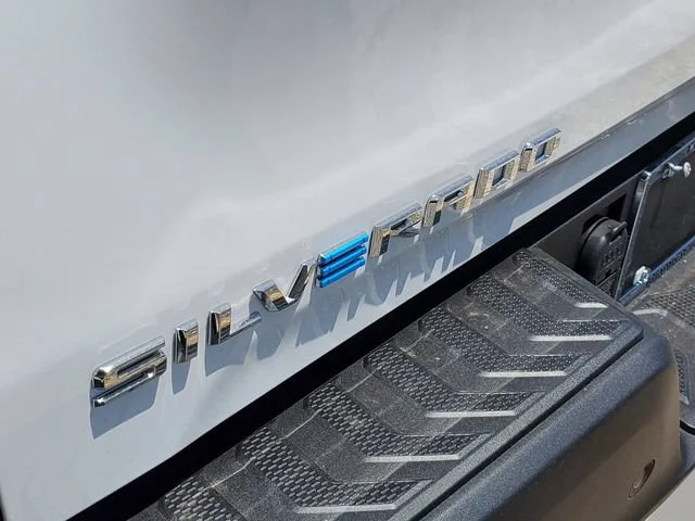New 2026 Summit White Chevrolet LT - Extended Range image 10
