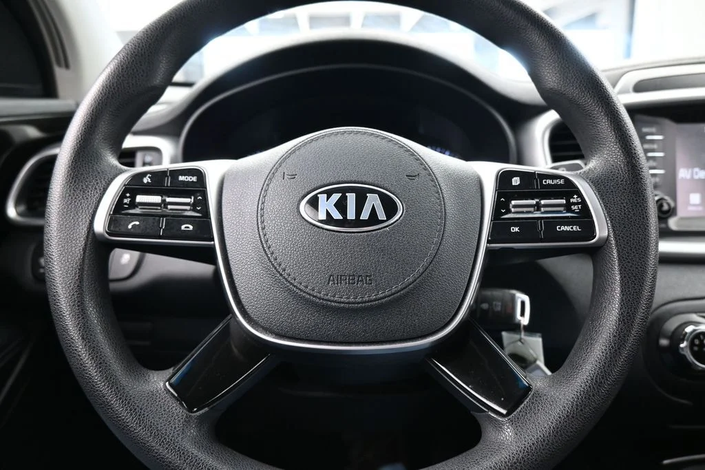 Used 2020 Snow White Pearl Kia LX image 22
