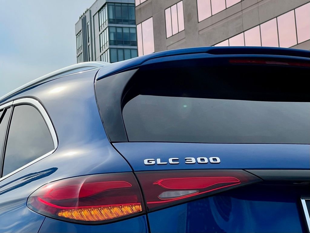 Certified Used 2026  Mercedes-Benz GLC 300 image 10