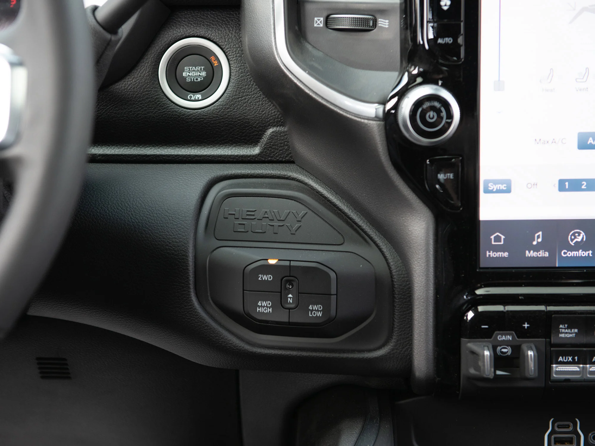 Used 2025 Grey RAM Laramie, 2 Inch image 18