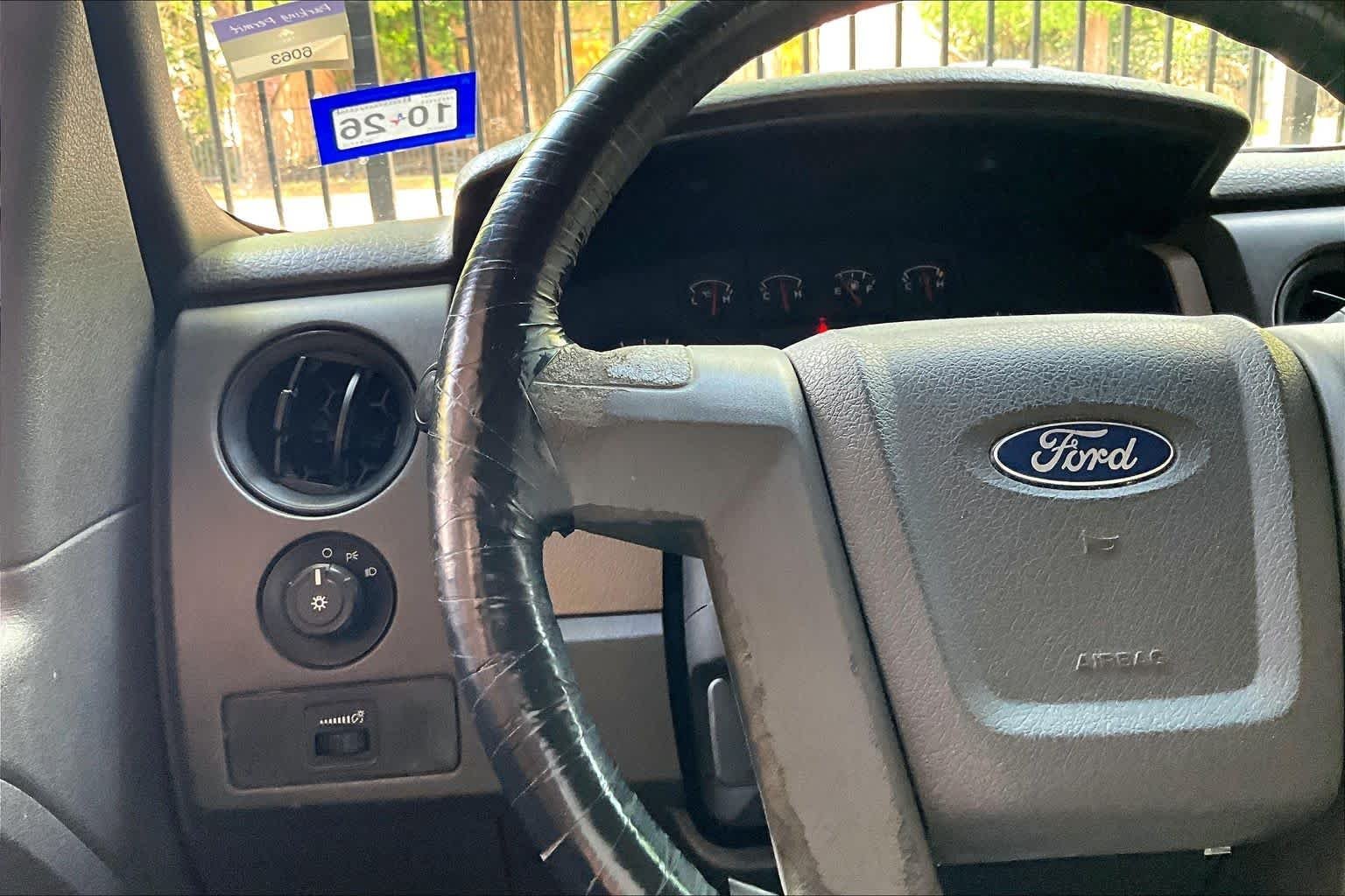 Used 2009 Oxford White Ford XL image 23