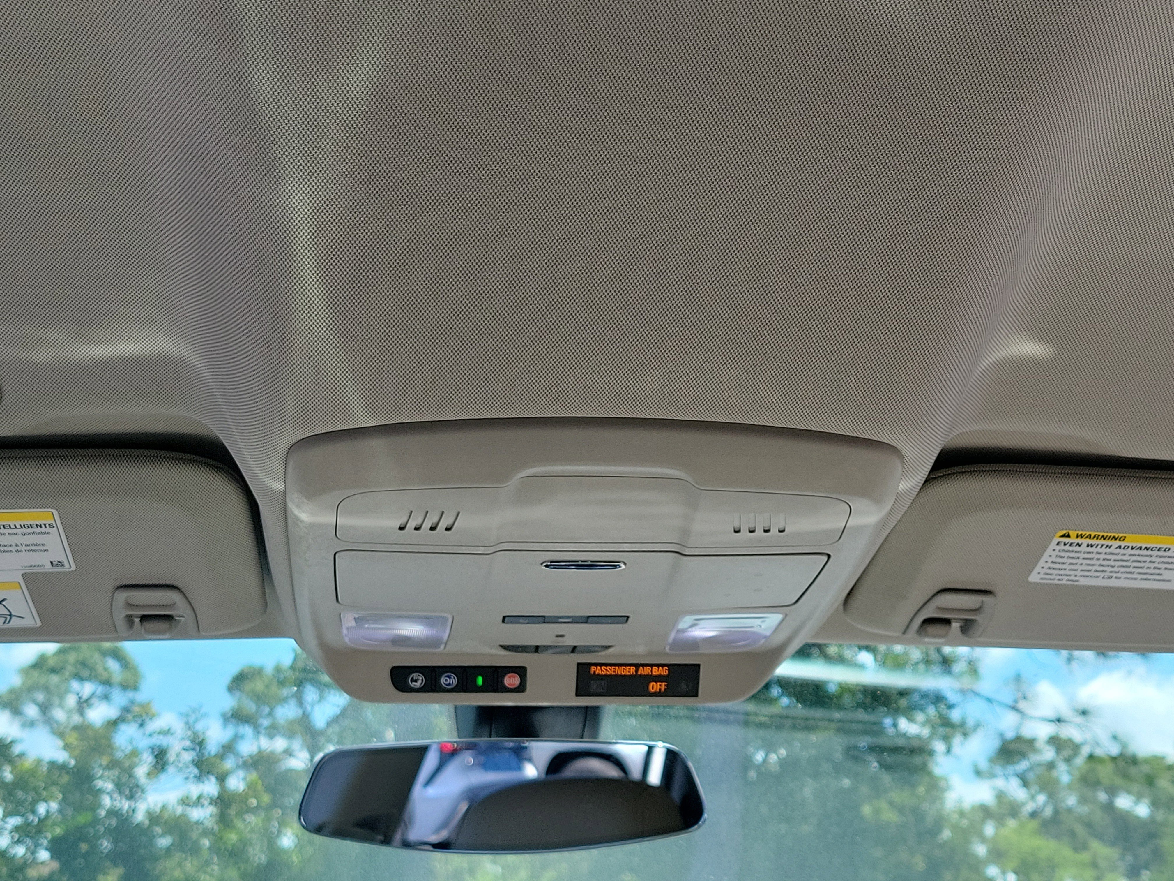 Used 2019 Summit White Buick Essence image 19