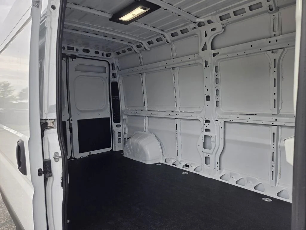 New 2026 Bright White Clear-Coat Exterior Paint RAM Tradesman image 19