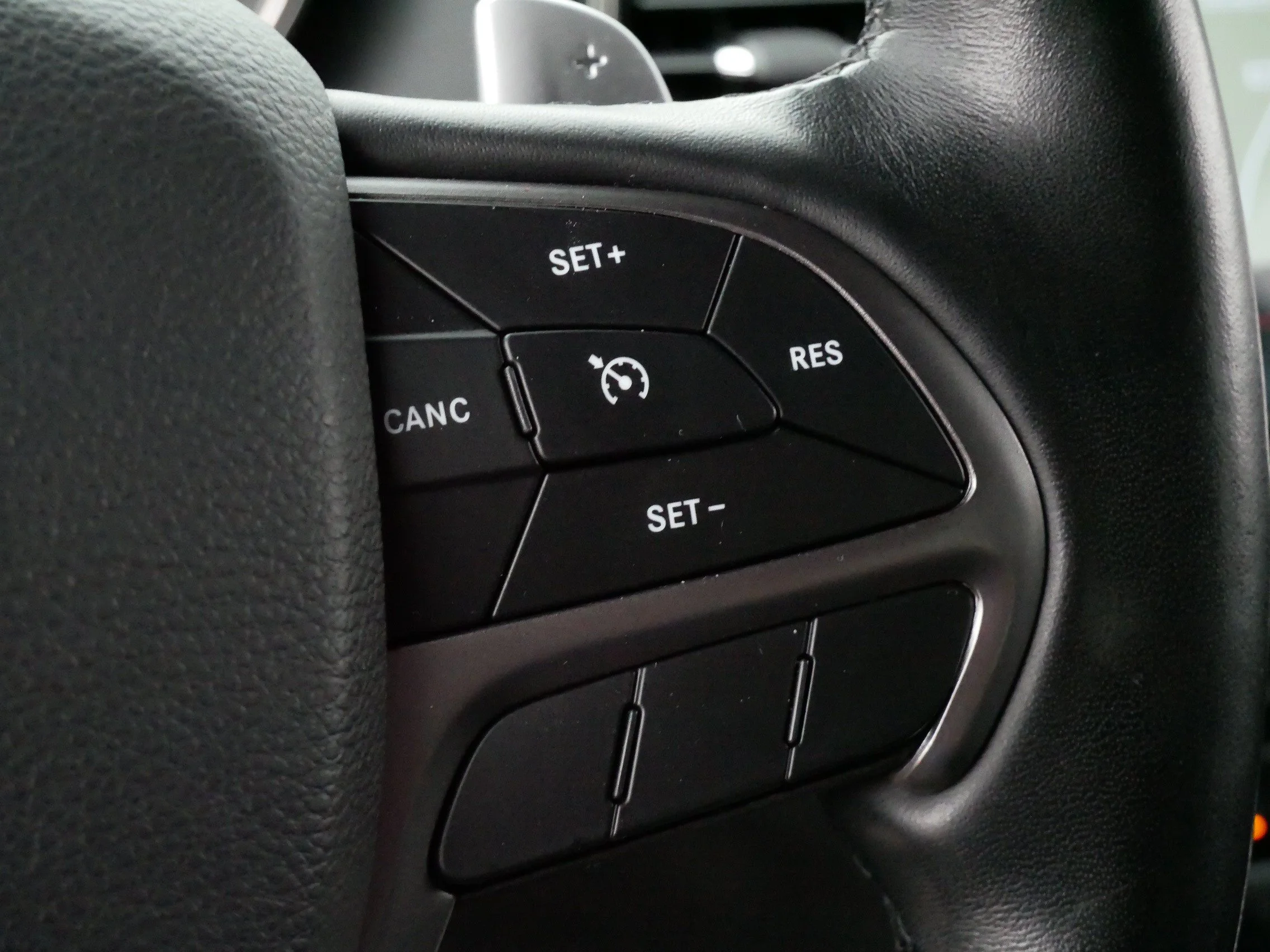 Used 2020 Diamond Black Crystal Pearlcoat Jeep Limited X image 26