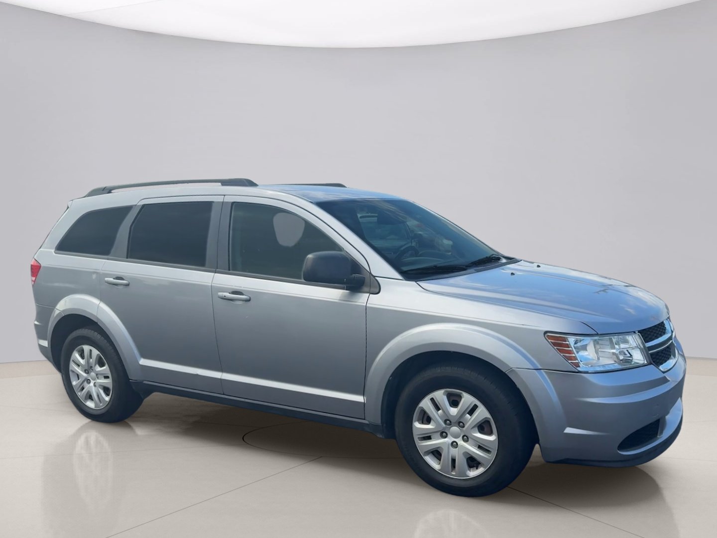 Used 2018 Silver Dodge SE image 7