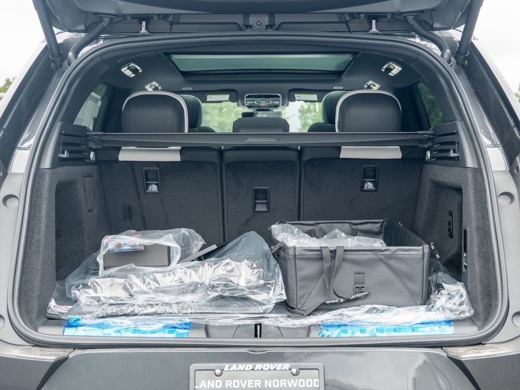 New 2026 Carpathian Grey LAND ROVER Dynamic SE image 25