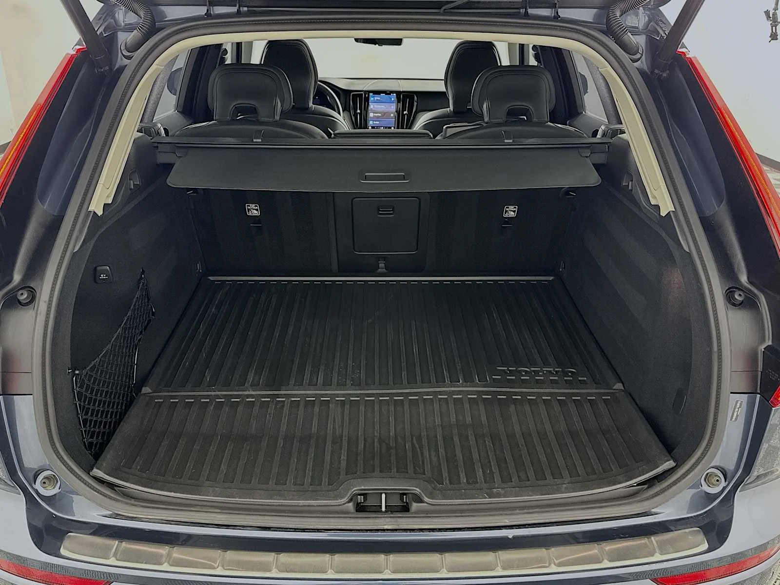 2025 Volvo XC60 Plus - Photo 24