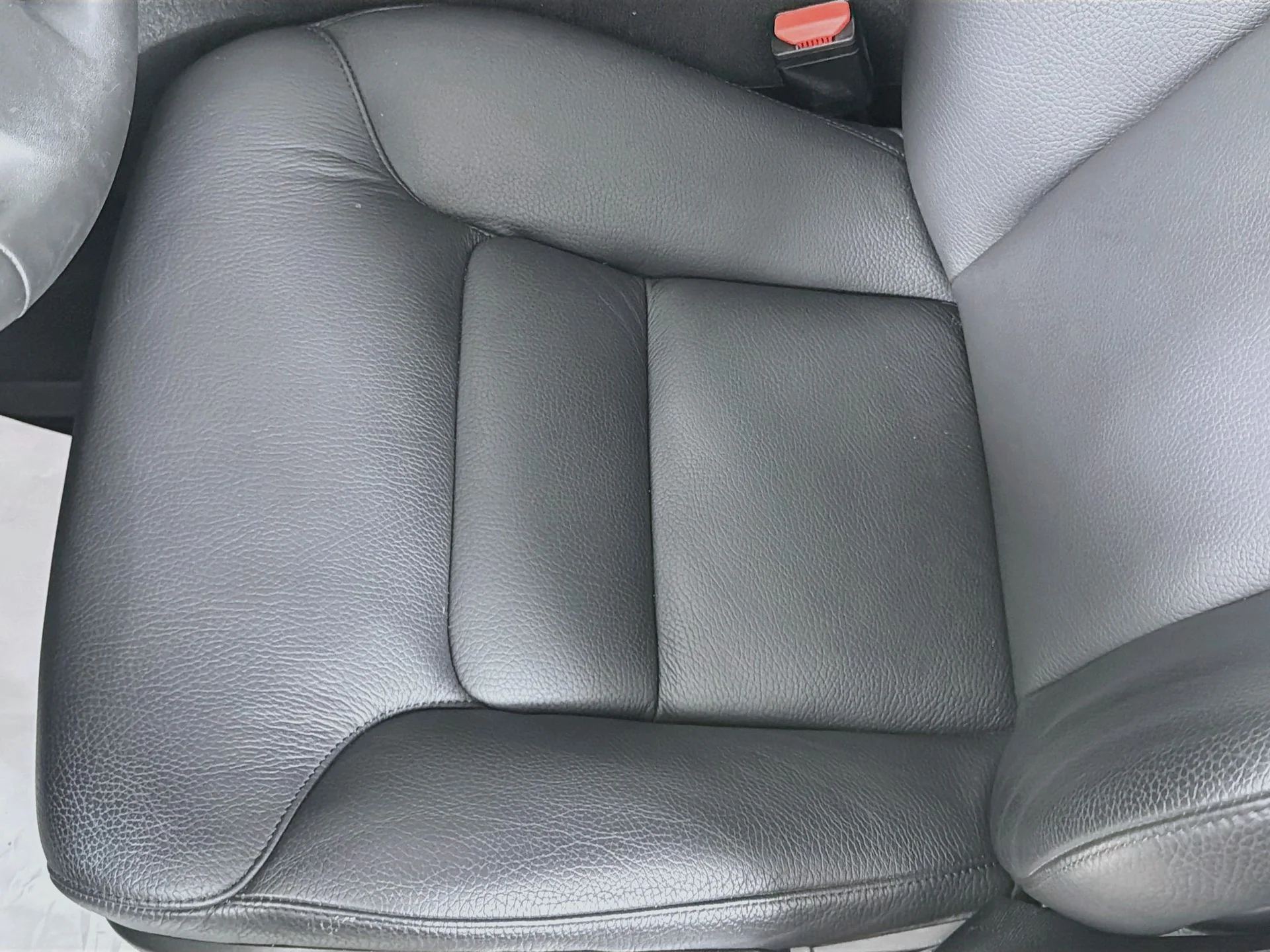 Certified Used 2023 Silver Dawn Volvo Plus image 20