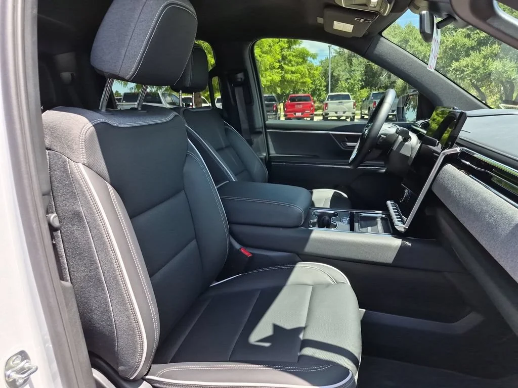 New 2026 Summit White GMC Elevation Standard Range image 35