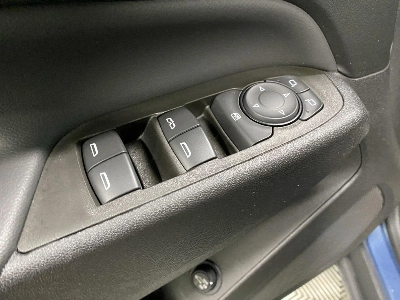 Used 2024 Lakeshore Blue Metallic Chevrolet LT image 17